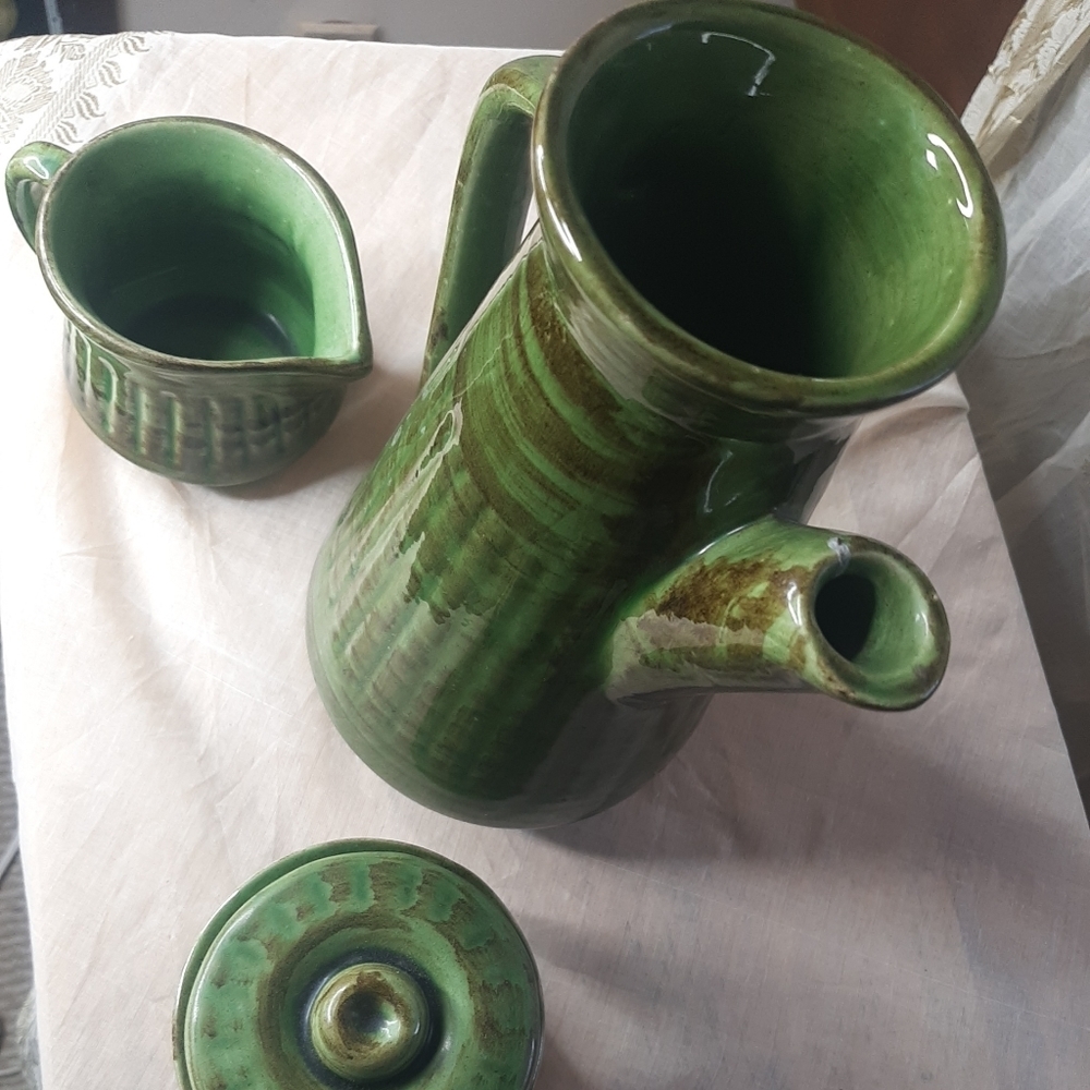 Vintage Canadian Pottery probably ' Evangeline' - Picture 2 of 7